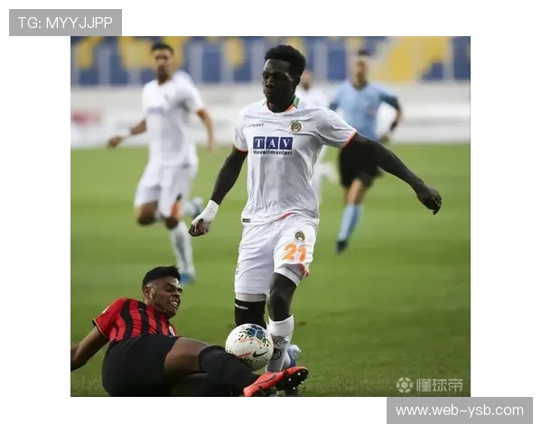 奥格斯堡从土超阿拉尼亚体育签下19岁前锋奥贡杜